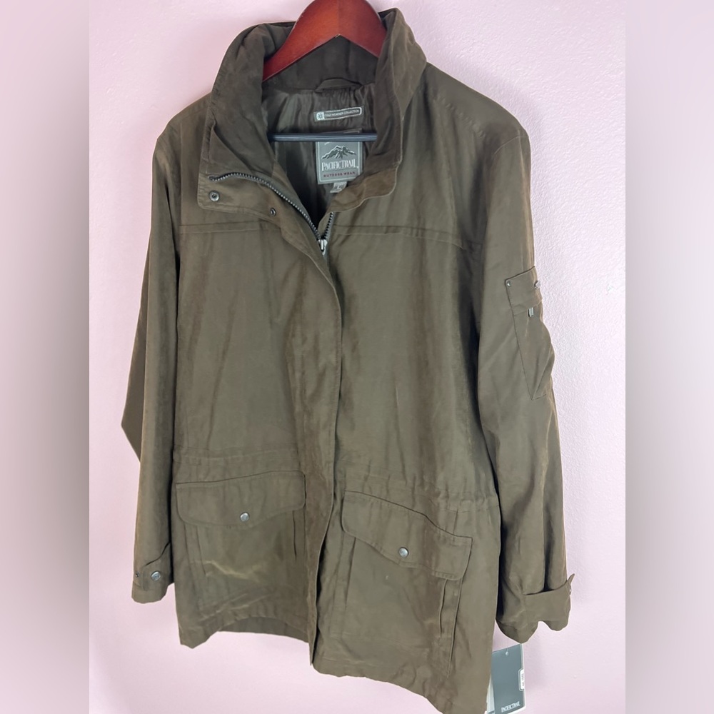 Pacific Trail Women’s Weatherproof size Large Green like new✨ one piece